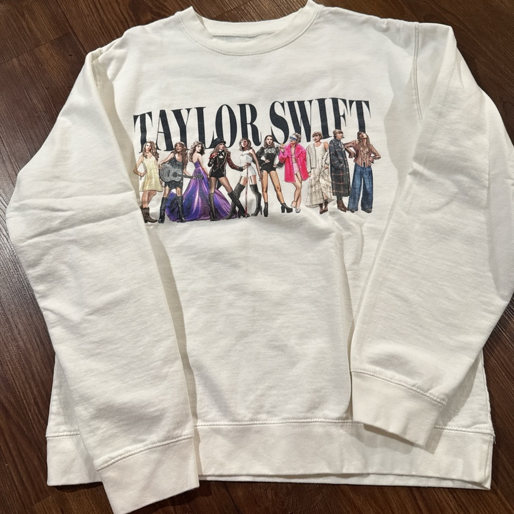 Taylor Swift Graphic Sweatshirt